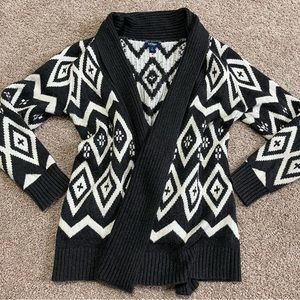 BOGO FREE - Gray and White Patterned Old Navy Sweater